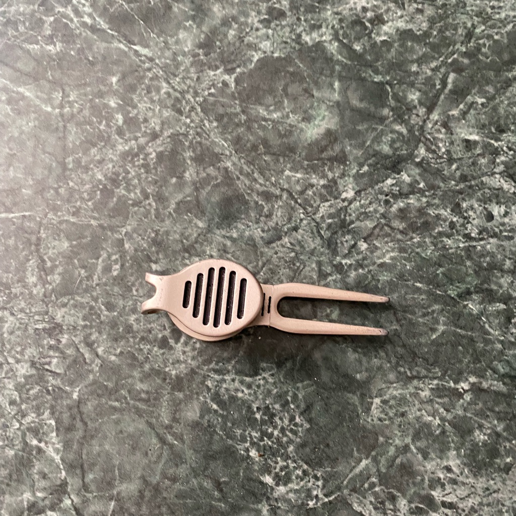 Divot Tool